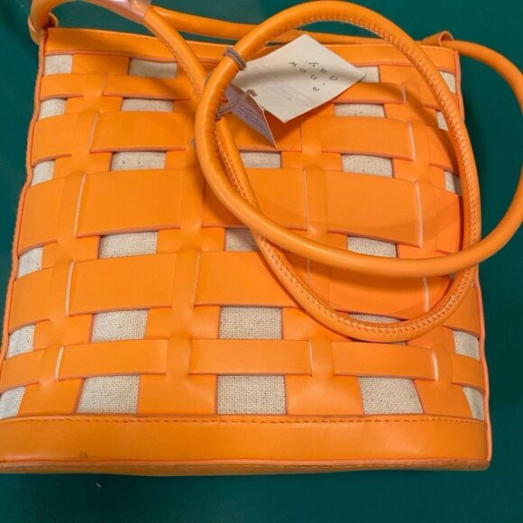 Spacious and Stylish Orange Weave Bag—Welcome Fall in Style ( NWT) - Picture 2 of 10